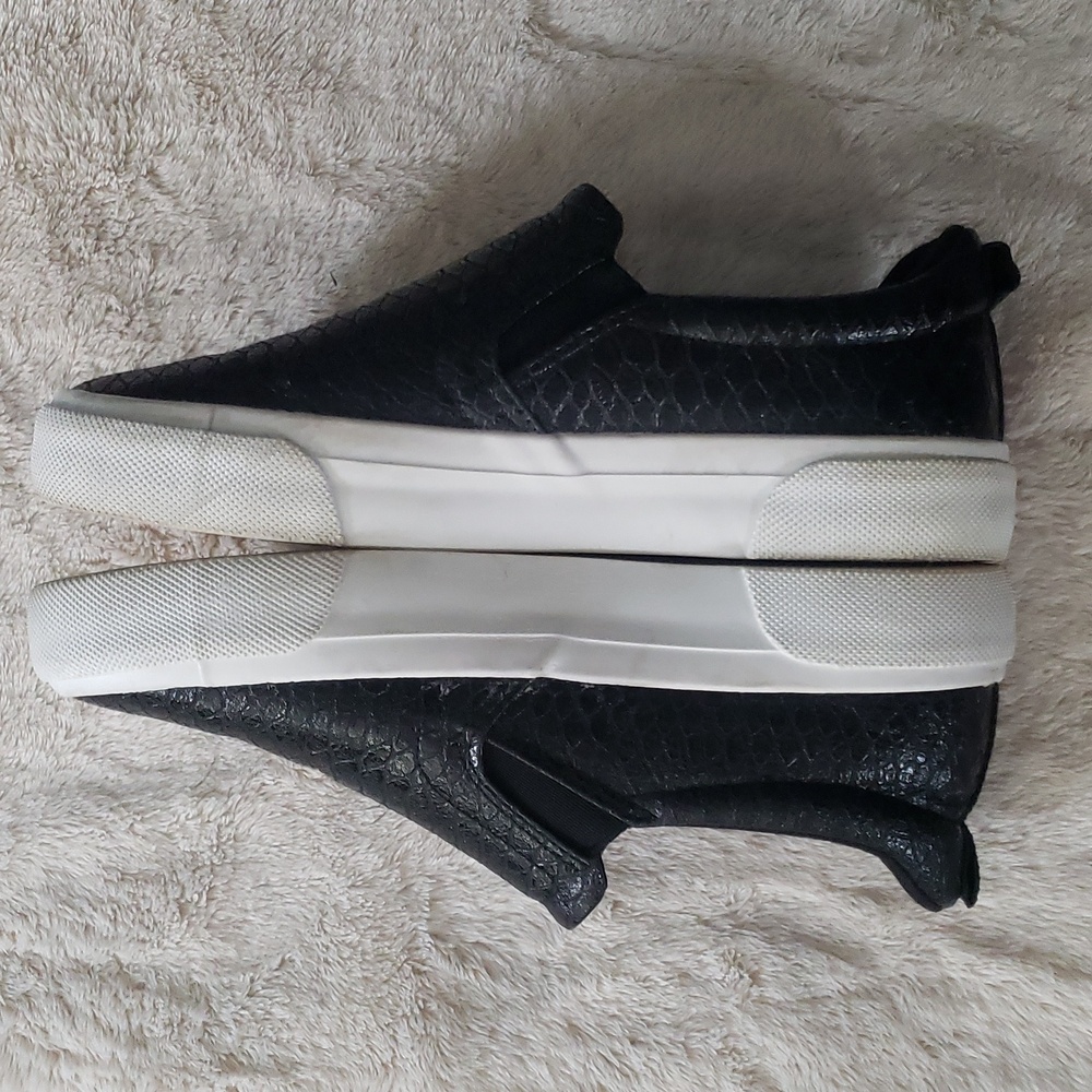 Jenn Ardor Black Snakeskin Slip Ons EUC Sz 8 - Picture 2 of 6